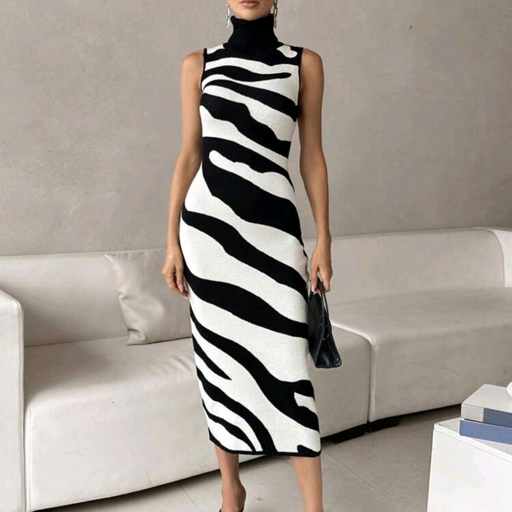 Two Tone Turtleneck Sweater Dress - Picture 5 of 6